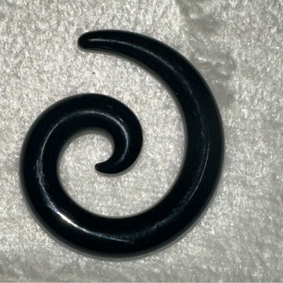 New pair 6 mm Ear Stretchers piercings Earrings lobes never worn - Picture 3 of 4